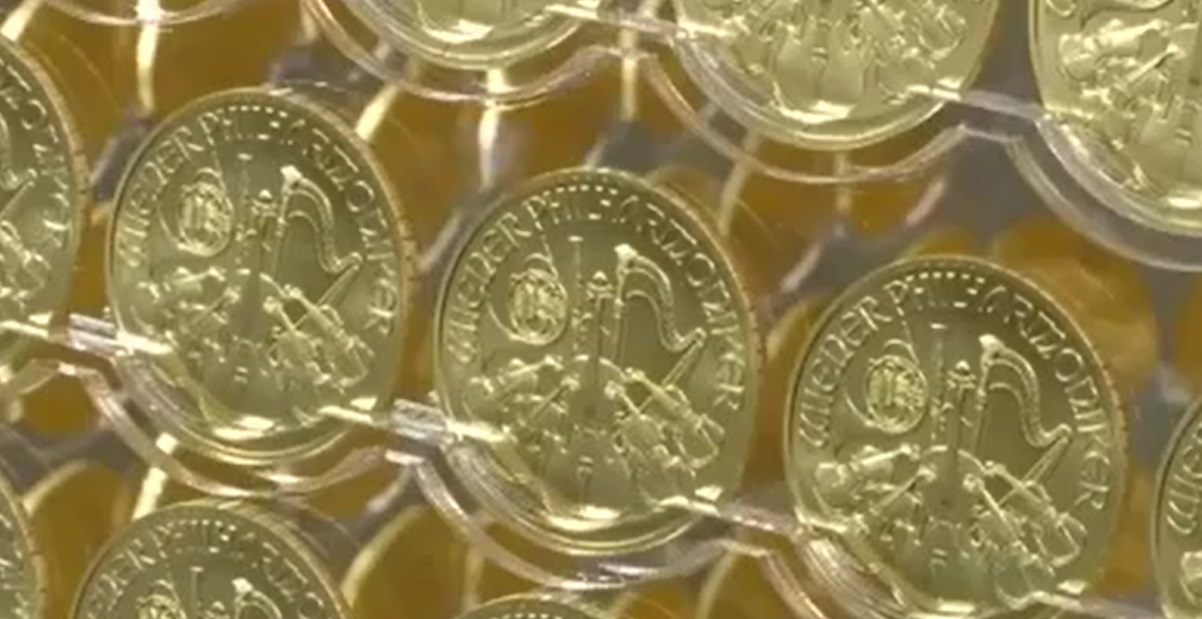 Cel mai SCUMP pom de Crăciun din lume are o valoare estimată de 2,3 milioane de euro. Cu ce este împodobit