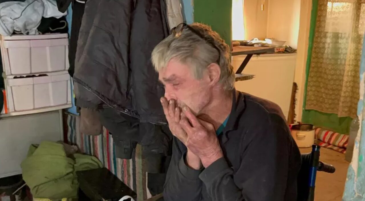 A izbucnit în LACRIMI când a primit un ajutor neașteptat în prag de Crăciun: „Îmi dați curaj să merg mai departe”