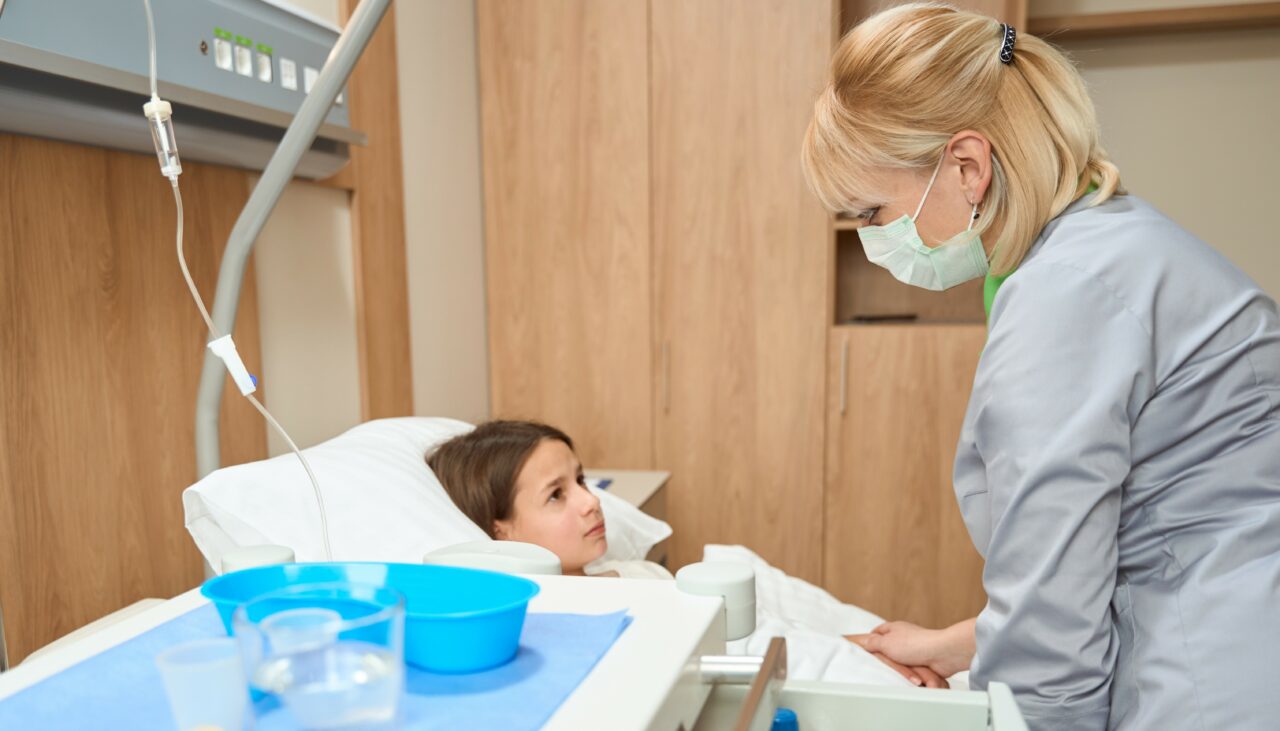 Mai mulți COPII au ajuns la spital cu răni grave din cauza petardelor