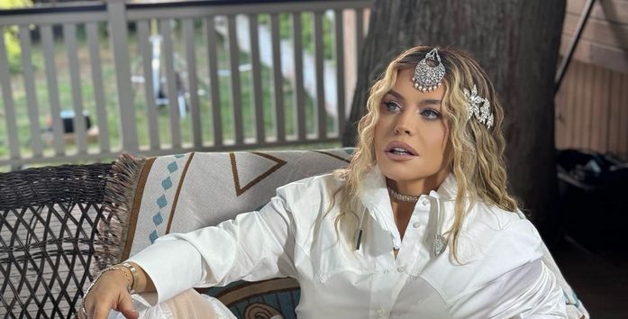 De ce a fost INTERZISĂ la TV Loredana Groza în perioada comunistă. ”Devenisem un model periculos pentru tinerii de atunci”