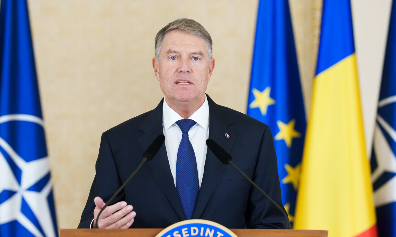 De ce nu participă Iohannis la întâlnirea cu Zelenski de la Bruxelles. Iohannis: Mi se pare un pic neobișnuit. Lucrăm în consens, nu pe bisericuțe