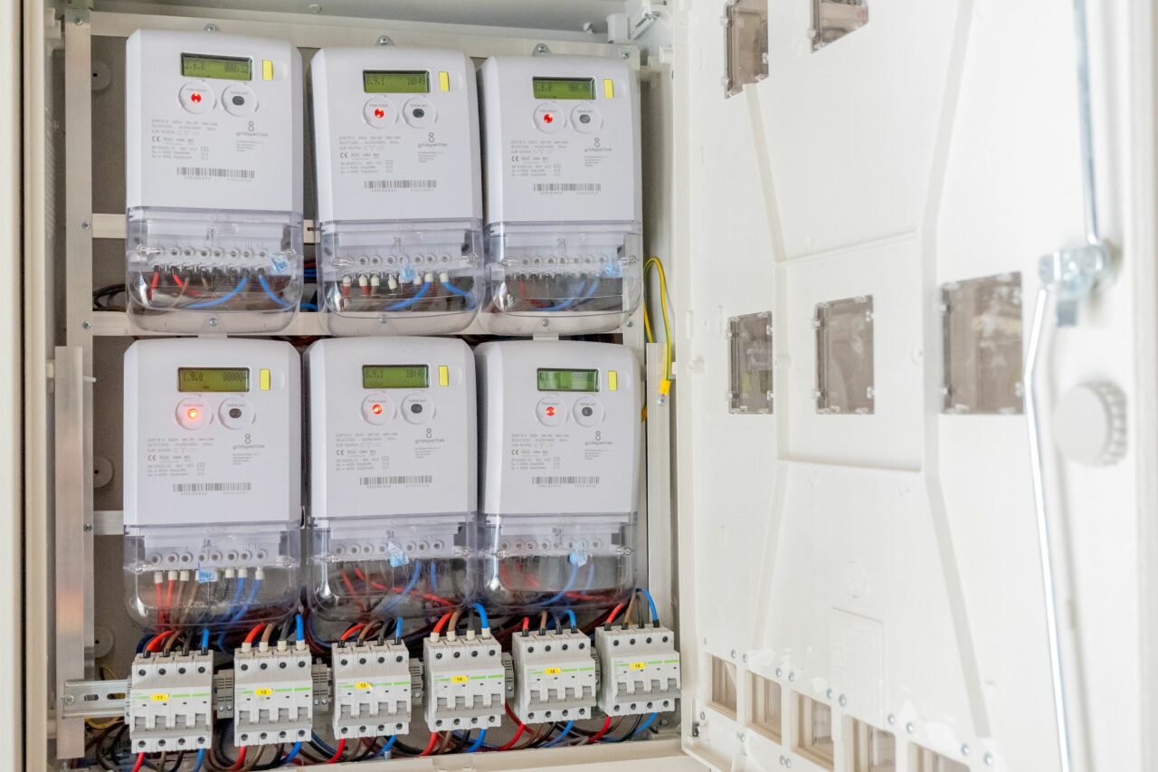 Companiile de distribuție ale grupului PPC fuzionează sub denumirea Rețele Electrice România