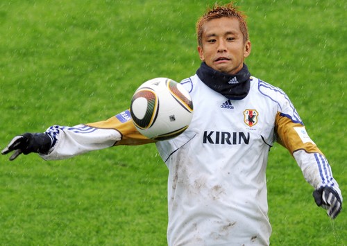 Primul fotbalist JAPONEZ din Premier League se retrage din activitate