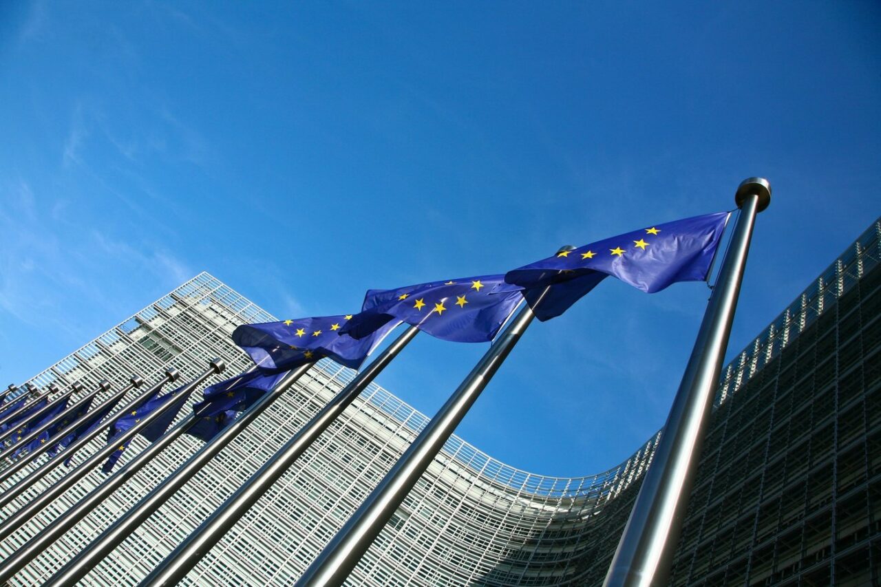Comisia Europeană verifică activitățile TikTok în contextul alegerilor din ROMÂNIA /Suspiciuni privind campanii de influențare în diaspora
