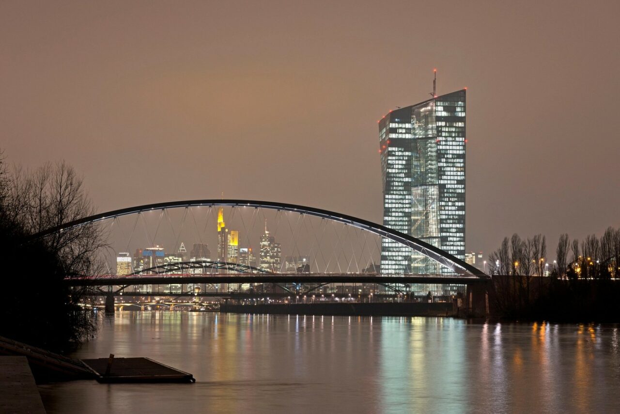 The Guardian: Misiune dificilă pentru BCE în 2025, în contextul situației din ZONA EURO /Franța și Germania au economii fragile