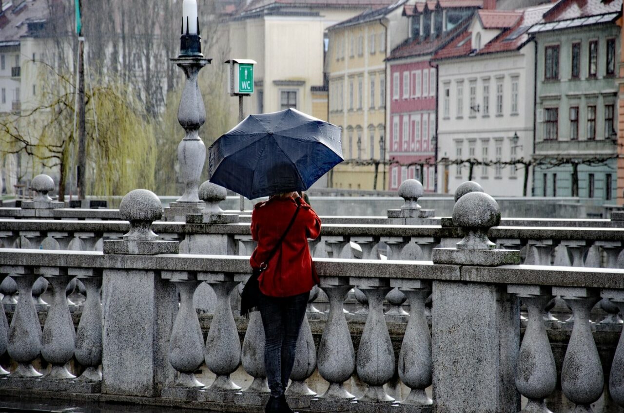 Prognoza METEO pentru 3 decembrie. Cer predominant noros și precipitații slabe. Cum va fi vremea în Capitală
