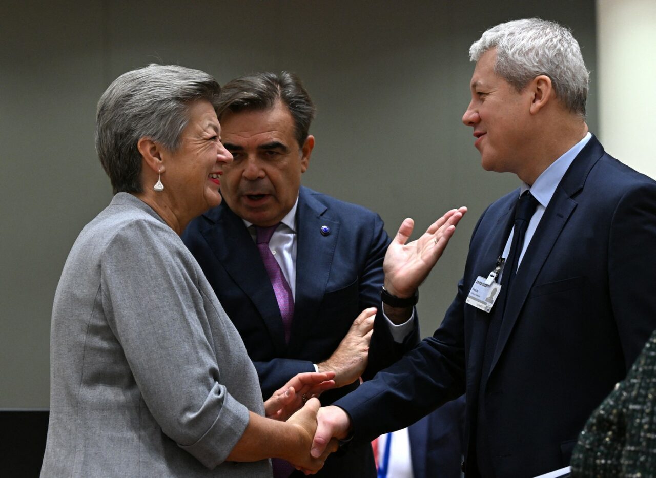 Cătălin Predoiu, discuții cu omologul maghiar în marja Consiliului JAI/Agenda: Stabilirea datei pentru eliminarea controalelor la frontierele terestre
