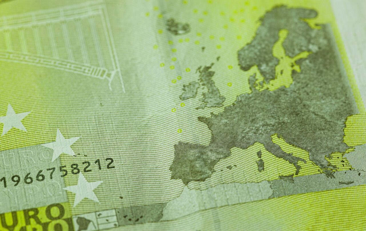 Studiu Bruegel despre REALOCAREA fondurilor de coeziune dacă Uniunea Europeană ar admite toate cele nouă state candidate