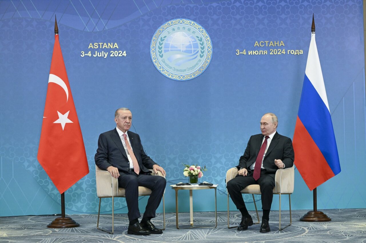 Schimbarea regimului din SIRIA și „jocul” dintre Rusia și Turcia. „Erdogan nu va risca, nu-l va provoca pe Putin, dar are o oportunitate de aur”