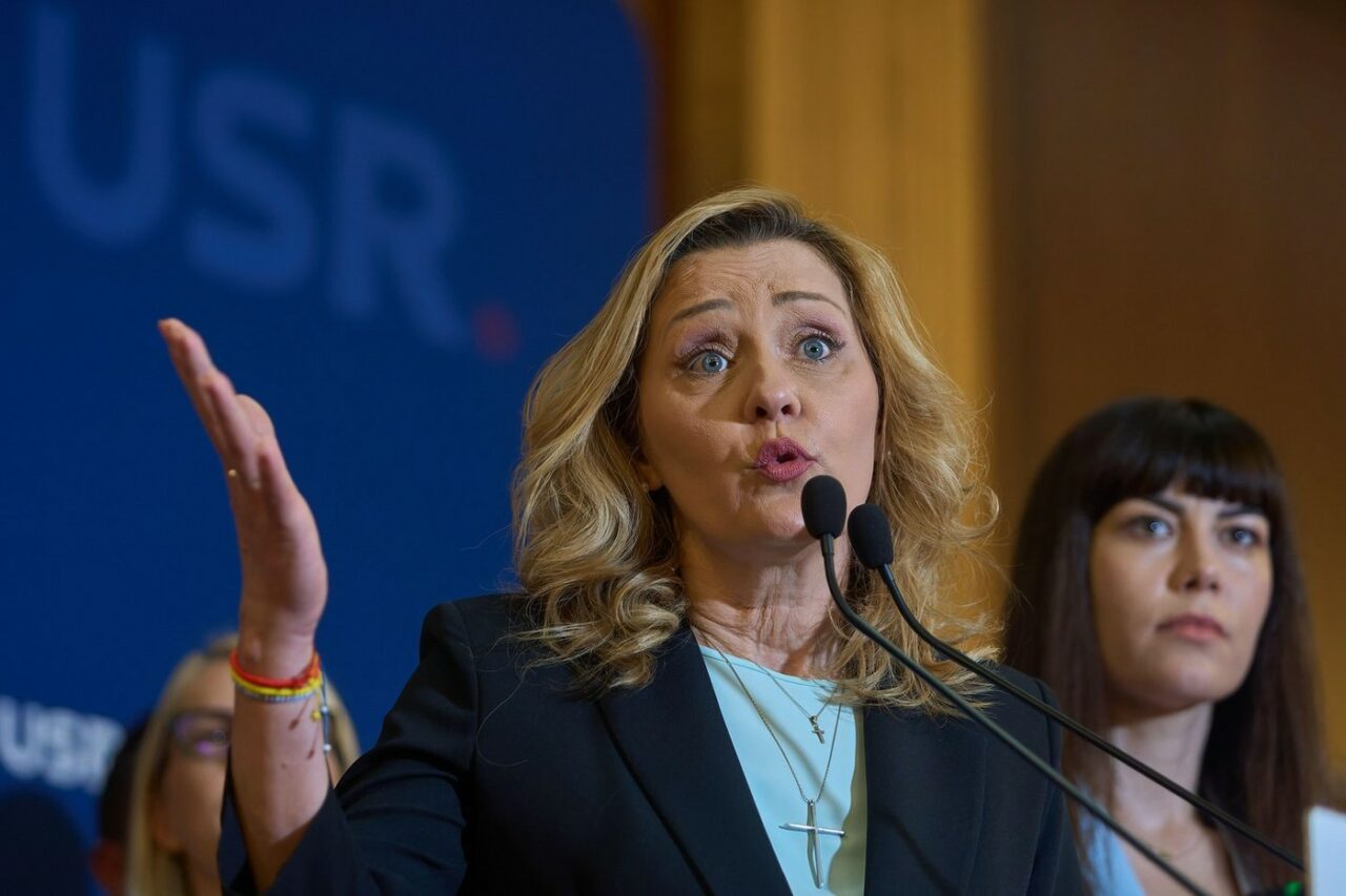Elena Lasconi, dezvăluiri despre sabotajul colegilor din USR: „Au dat banii din împrumuturi înapoi. Au încuiat flyerele și riscă să piardă bani”