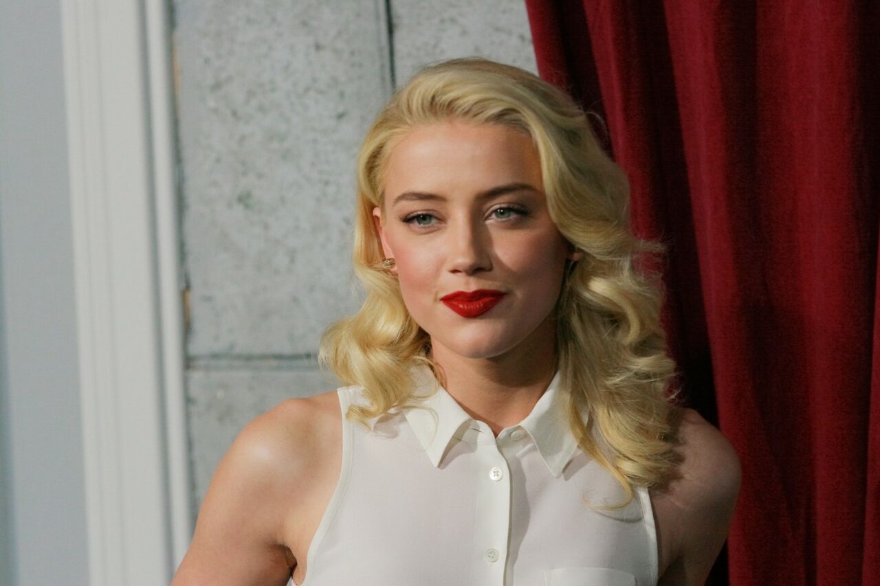 Amber Heard însărcinată în Madrid după procesul cu Johnny Depp | sursa foto: Gandul Amber Heard însărcinată în Madrid după procesul cu Johnny Depp | sursa foto: Gandul