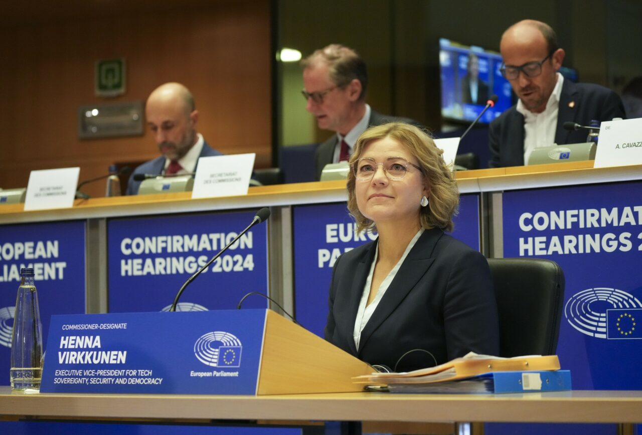 Comisia Europeană a trimis TikTok o cerere URGENTĂ de informații privind rolul platformei în alegerile din România