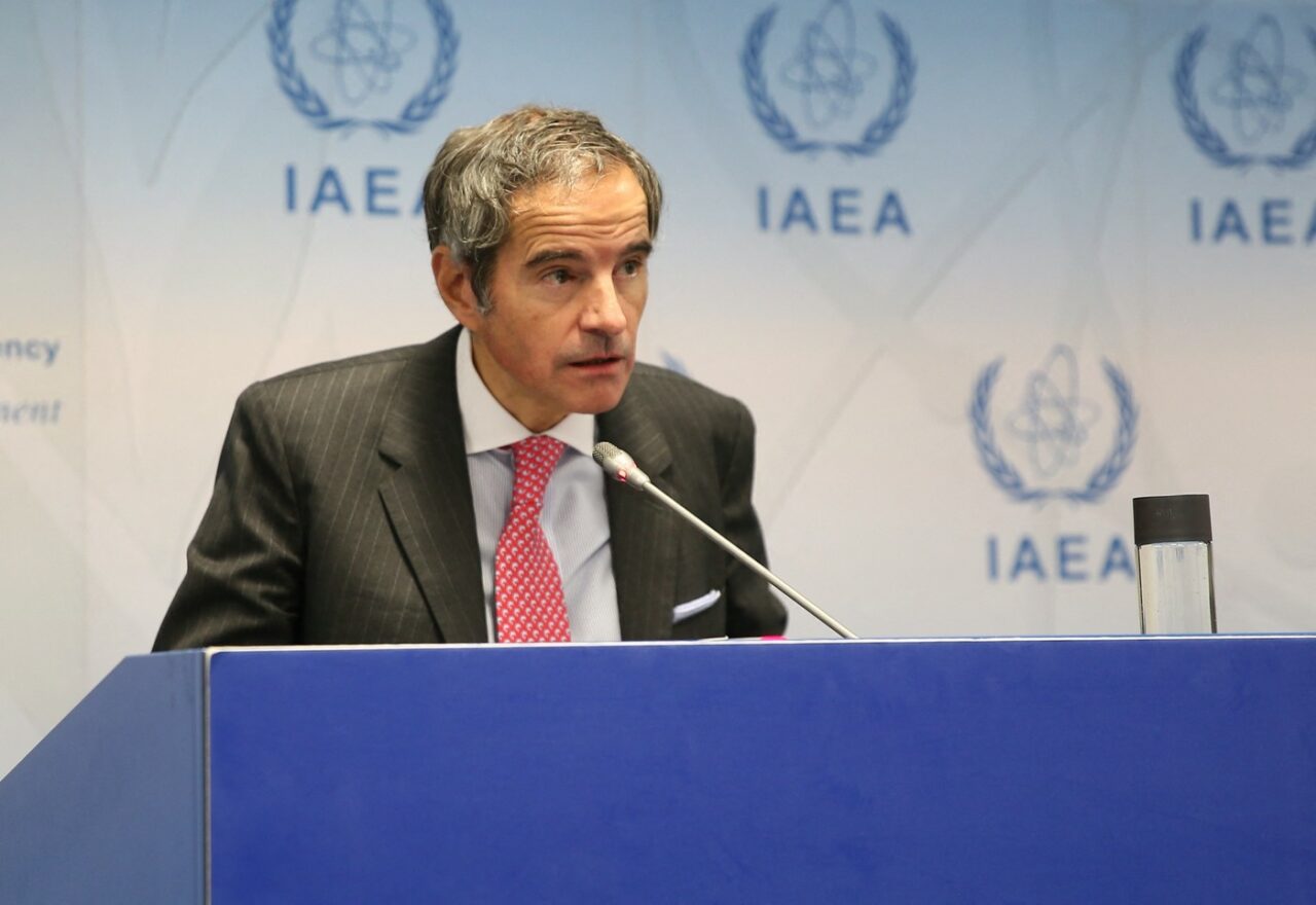 Reuters: Directorul AIEA avertizează că IRANUL a intensificat producția de uraniu purificat la nivelul de 60%