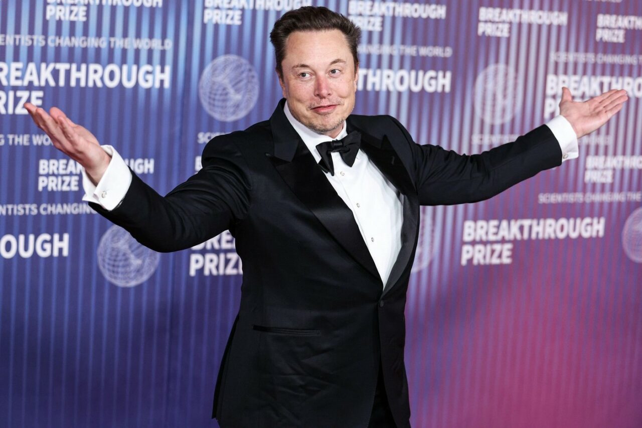 Elon Musk, prima persoană care a depășit o AVERE de 400 de miliarde de dolari. Ce diferență de avere e între miliardar și următorul cel mai bogat om
