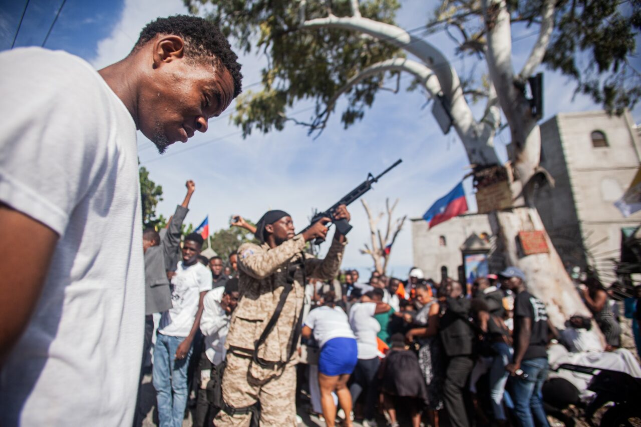 Peste o sută de persoane au fost MASACRATE în Haiti. Un lider de bandă era convins că bătrânii din zonă au folosit VOODOO pentru a îi ucide copilul
