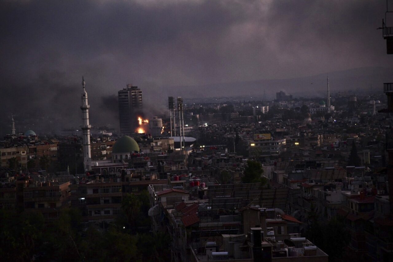 Israelul a bombardat poziții din DAMASC /Trei militari israelieni, uciși în confruntări cu Hamas în Fâșia Gaza