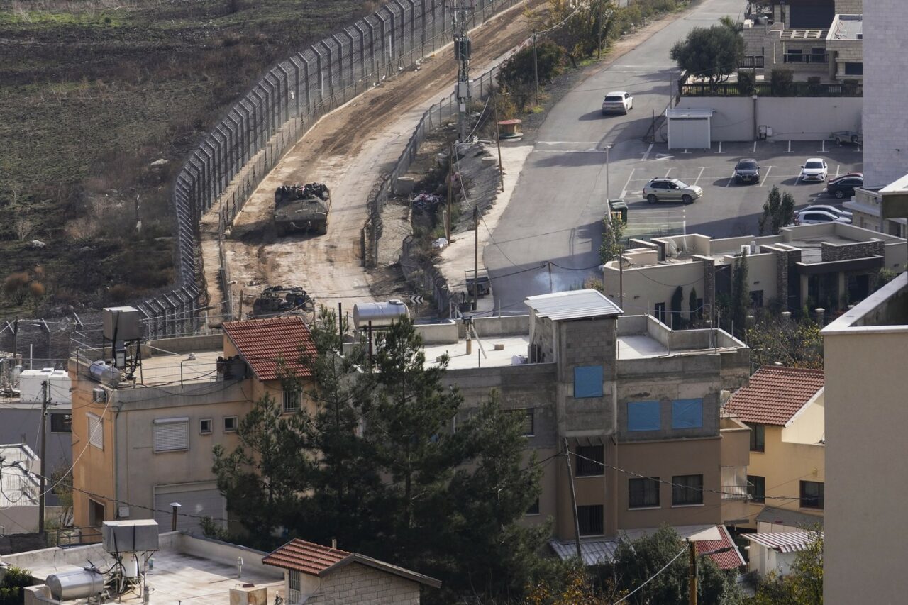 Israelul a atacat depozite de arme chimice din SIRIA /Ministru israelian: Vom distruge „armamentul strategic”
