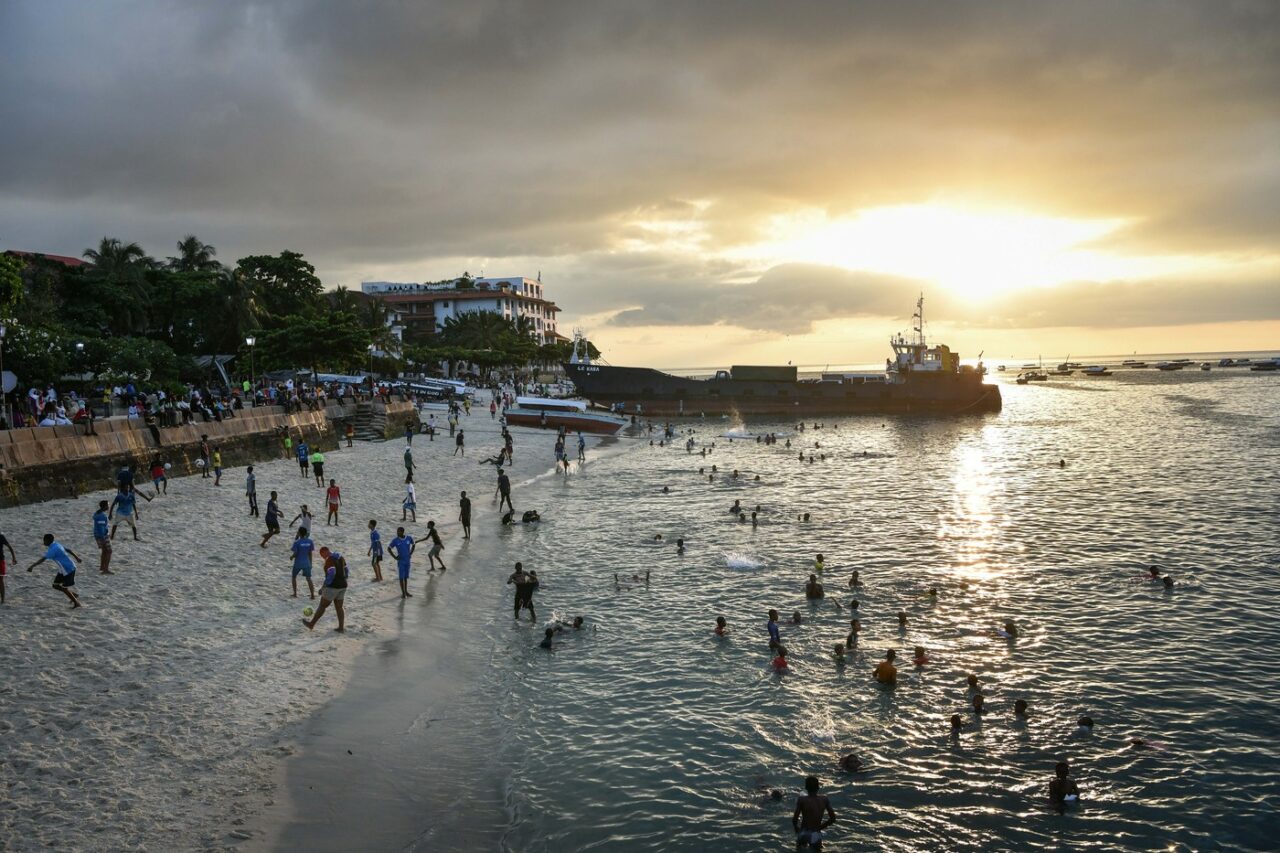 Scandalul REVELION în ZANZIBAR. ANAT recomandă turiştilor să apeleze doar la agenţii de turism licen’iate. Firma din Satu Mare nu este agenţie