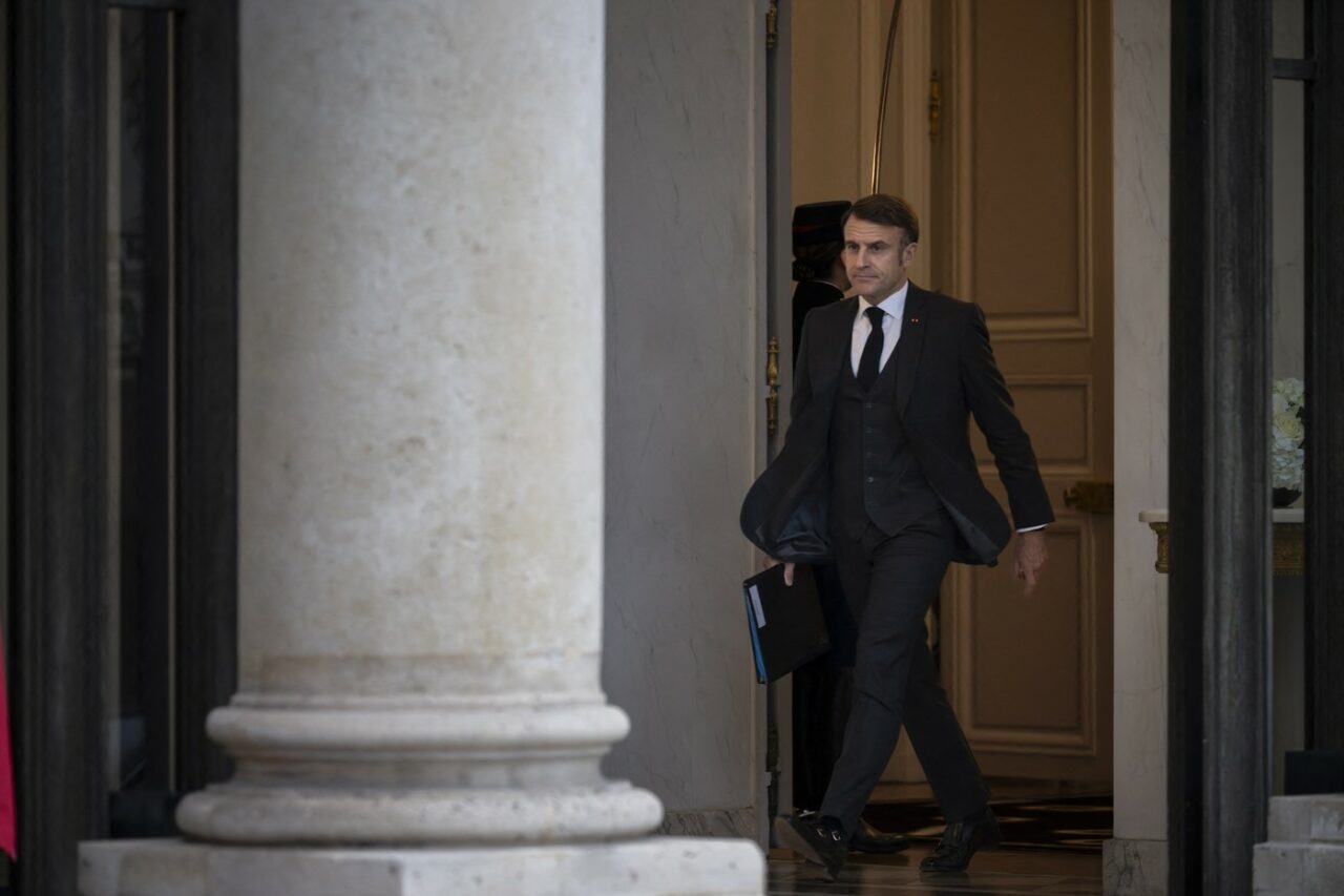 Financial Times: Emmanuel Macron pregătește un ARMISTIȚIU politic, în efortul de a desemna un nou premier al Franței
