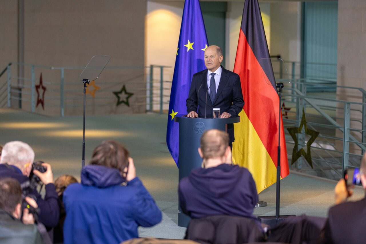 Olaf Scholz își asumă răspunderea în BUNDESTAG, ceea ce probabil va conduce la alegeri anticipate în GERMANIA