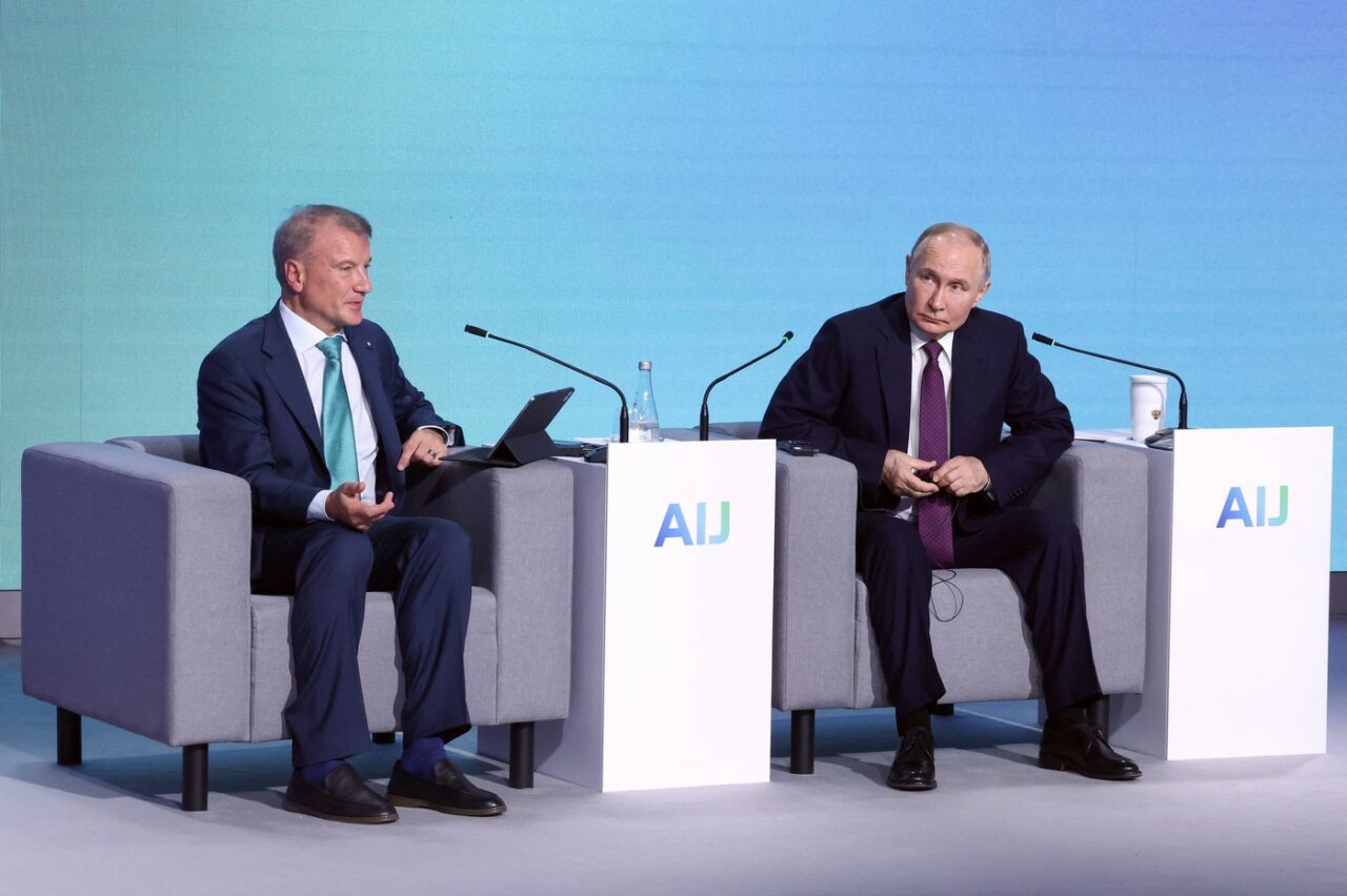 Vladimir Putin anunță că RUSIA va crea o alianță cu grupul BRICS în domeniul inteligenței artificiale, pentru a contesta dominația SUA