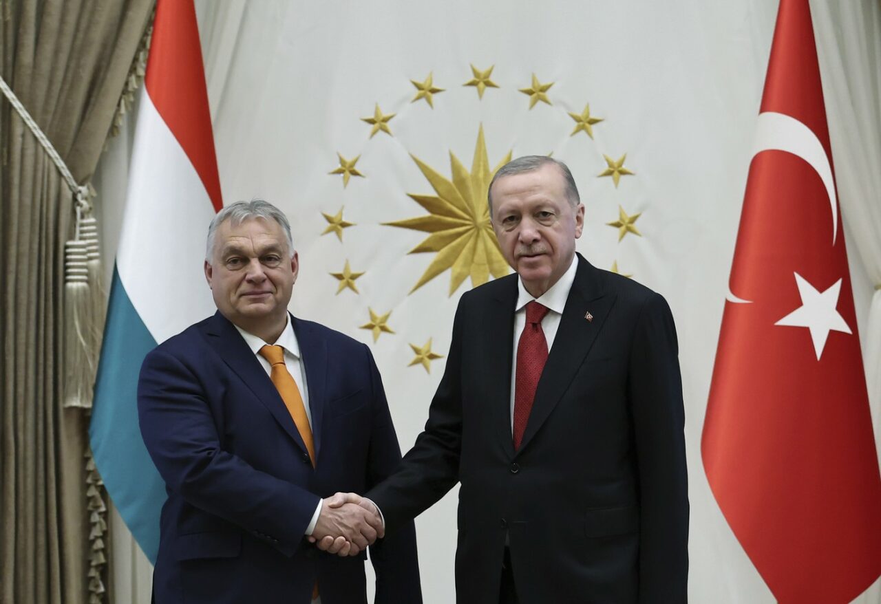 Recep Erdogan a discutat cu Viktor Orban și vrea ca Turcia să colaboreze cu Uniunea Europeană pentru reconstrucția SIRIEI