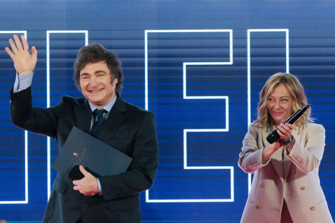 Președintele Argentinei, Javier Milei, a primit CETĂȚENIE italiană în urma vizitei sale din Italia. Decizia a generat o adevărată controversă