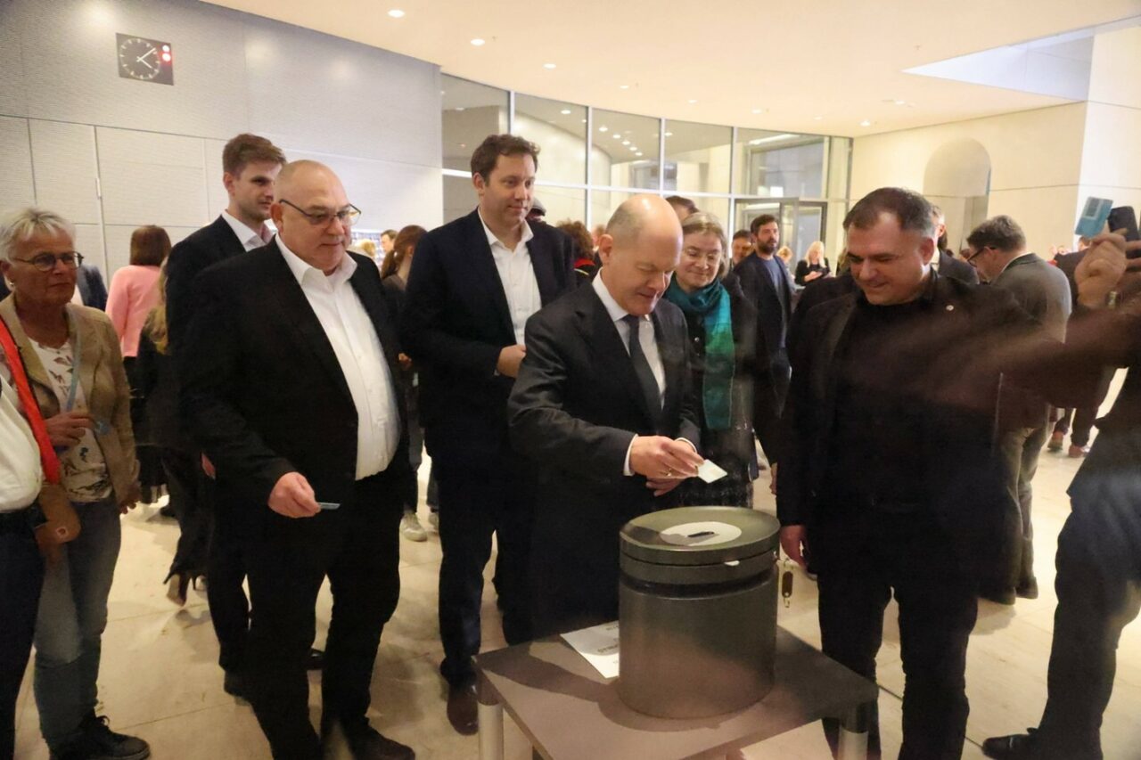 Guvernul Olaf Scholz a fost demis de Bundestag /GERMANIA se îndreaptă spre alegeri anticipate