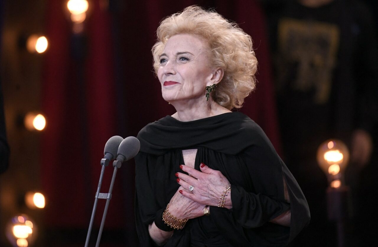 Marisa Paredes, una dintre actrițele legendare ale cinematografiei spaniole, a MURIT la 78 de ani. Regizorul Pedro Almodovar a numit-o muza lui