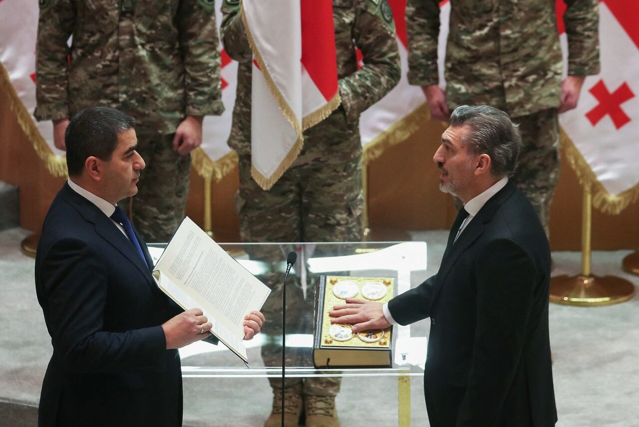 Criza politică din GEORGIA: Mihail Kavelașvili a depus jurământul de președinte. Fosta șefă de stat părăsește palatul prezidențial