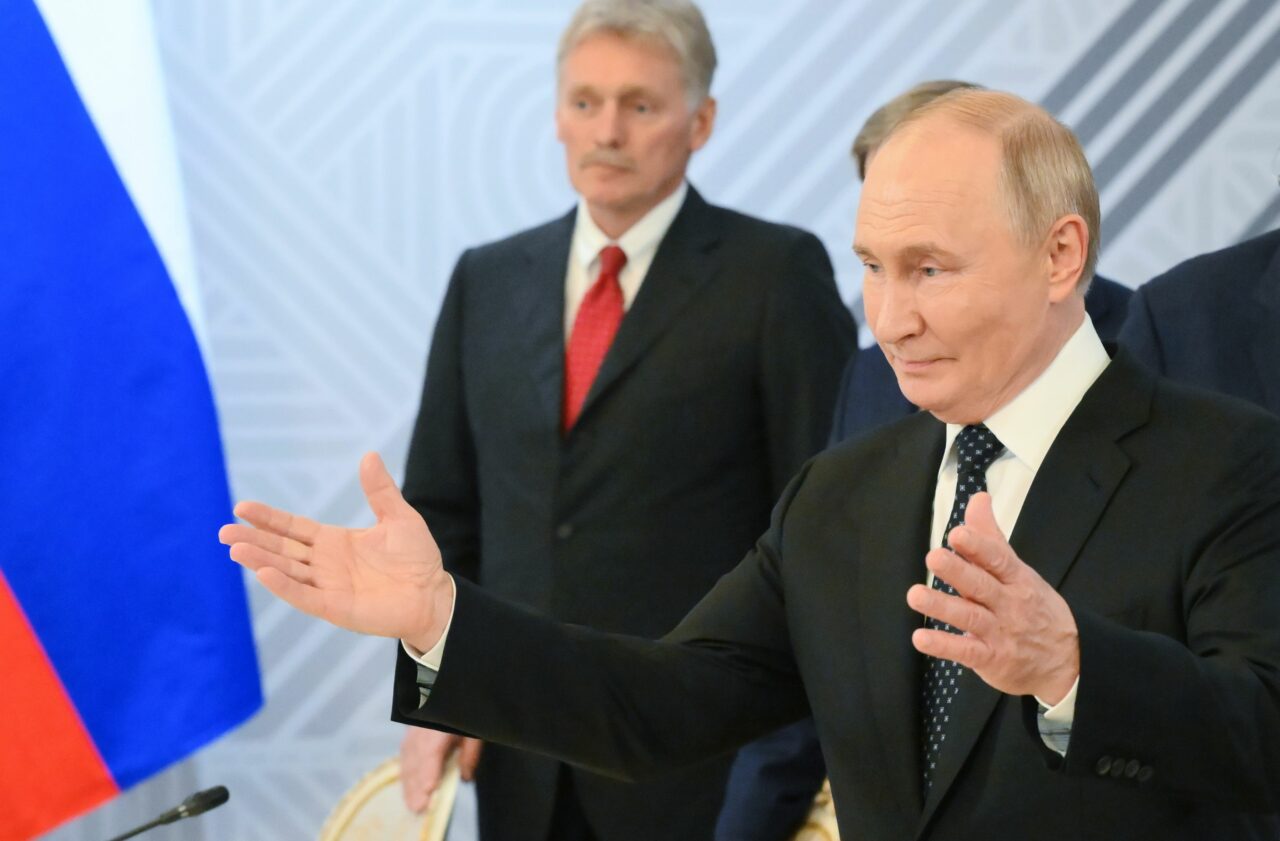 Kremlinul laudă poziția lui TRUMP față de Kiev: Utilizarea rachetelor cu rază lungă va escalada războiul din Ucraina