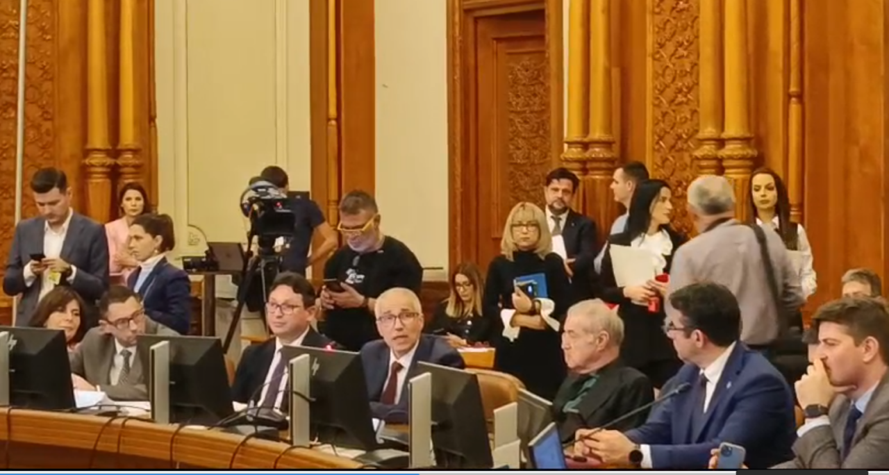 Avocatul propus ca ministru al JUSTIȚIEI și-a prezentat programul de guvernare lângă un fost condamnat în trei dosare penale