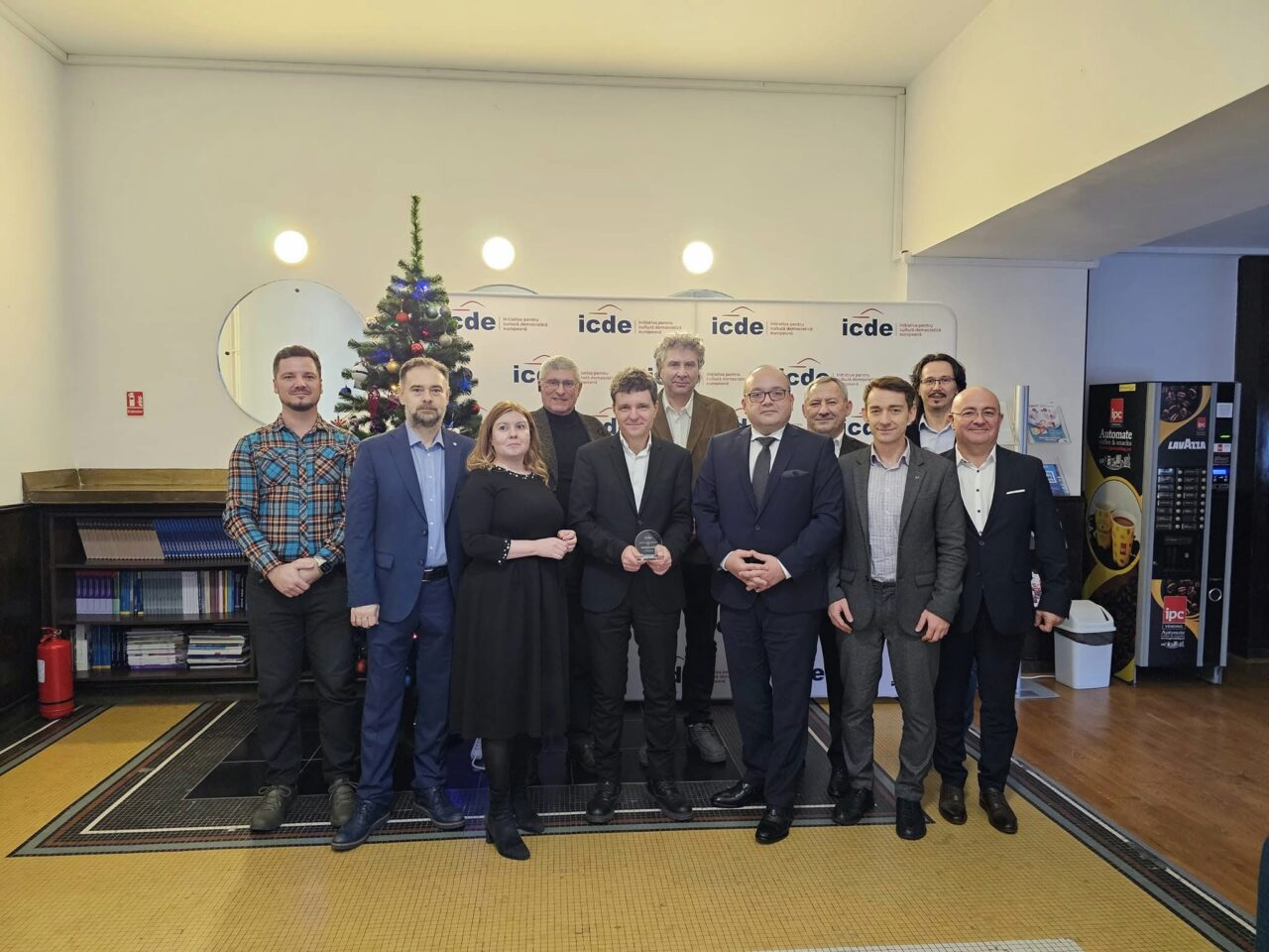 Nicușor Dan candidat prezidențial 2025 Coaliția România Europeană | sursa foto: Gandul Nicușor Dan candidat prezidențial 2025 Coaliția România Europeană | sursa foto: Gandul