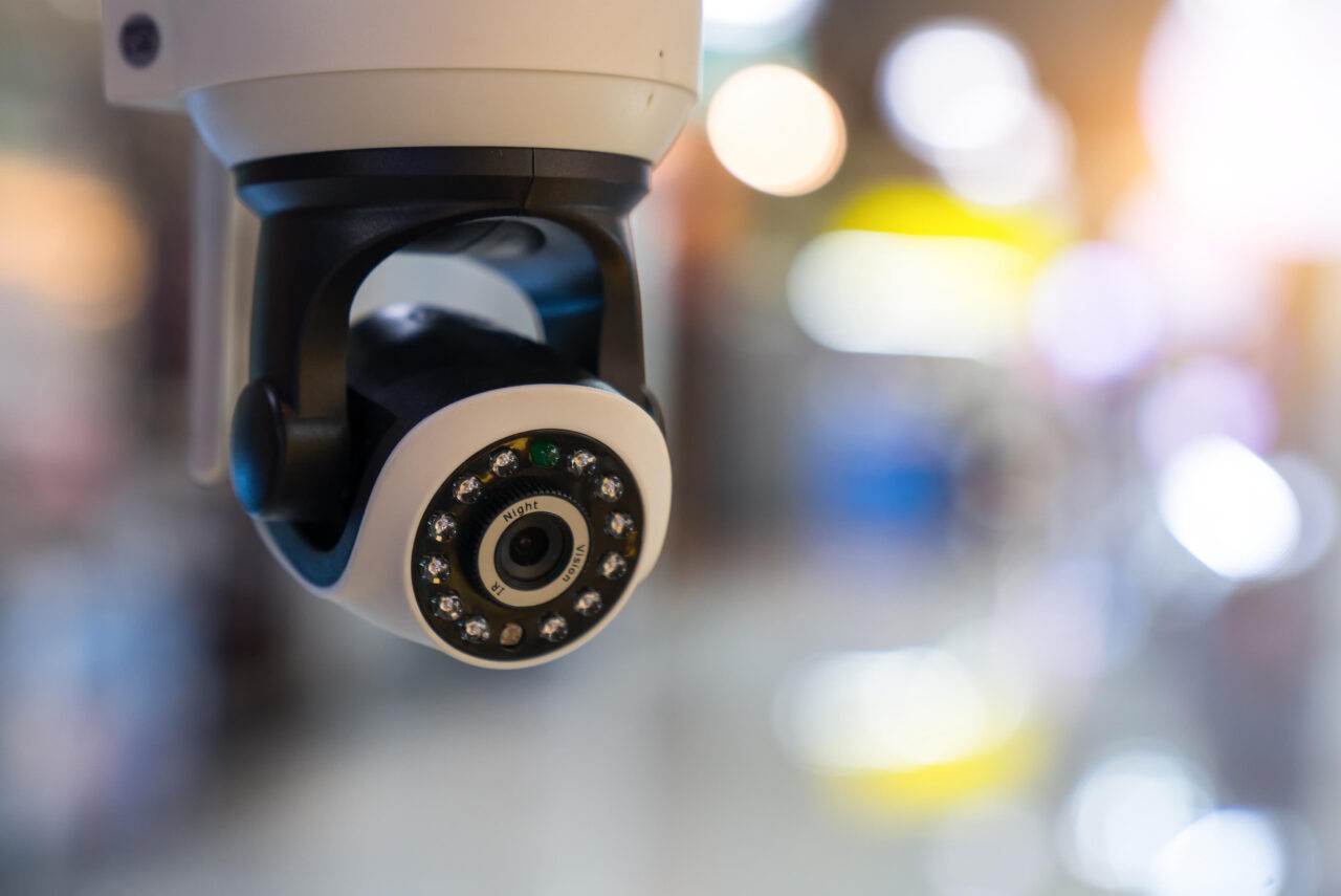 Cât te costă să-ți echipezi locuinţa cu o cameră de securitate: „Vânzările au crescut între 15 – 25 %”
