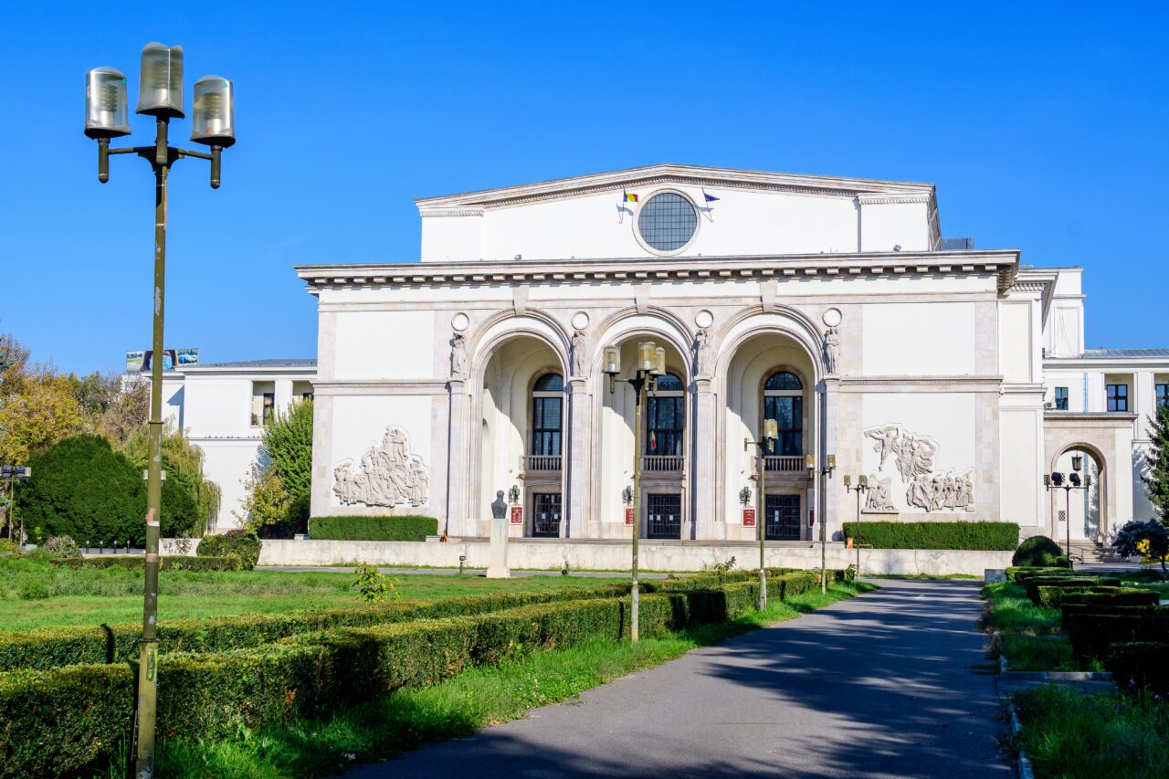 ”La Traviata”, o călătorie emoționantă în inima operei, o seară desăvârșită de eleganță și pasiune