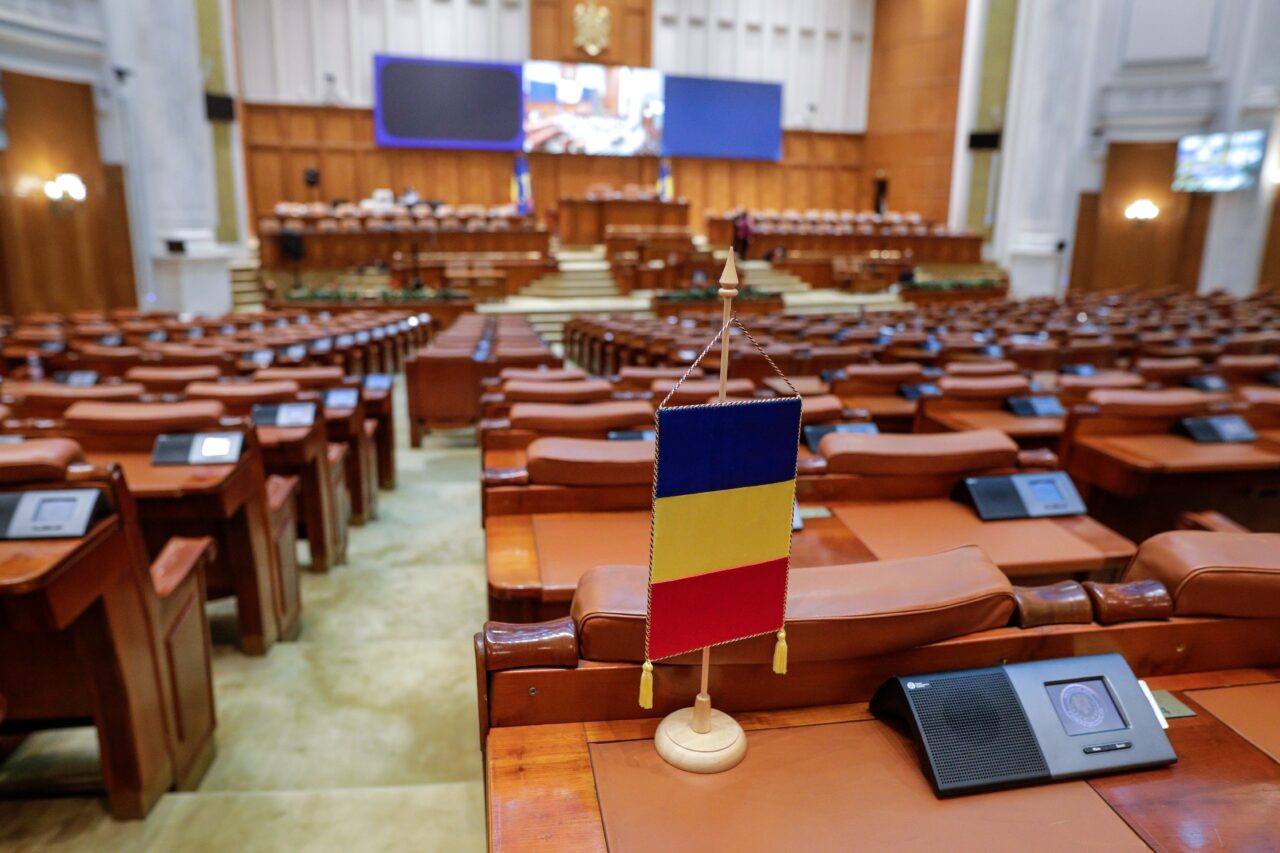 Blocul suveranist suferă o lovitură majoră la primul test din Parlament: Senatori AUR, POT sau SOS au votat alături de COALIȚIA pro-europeană