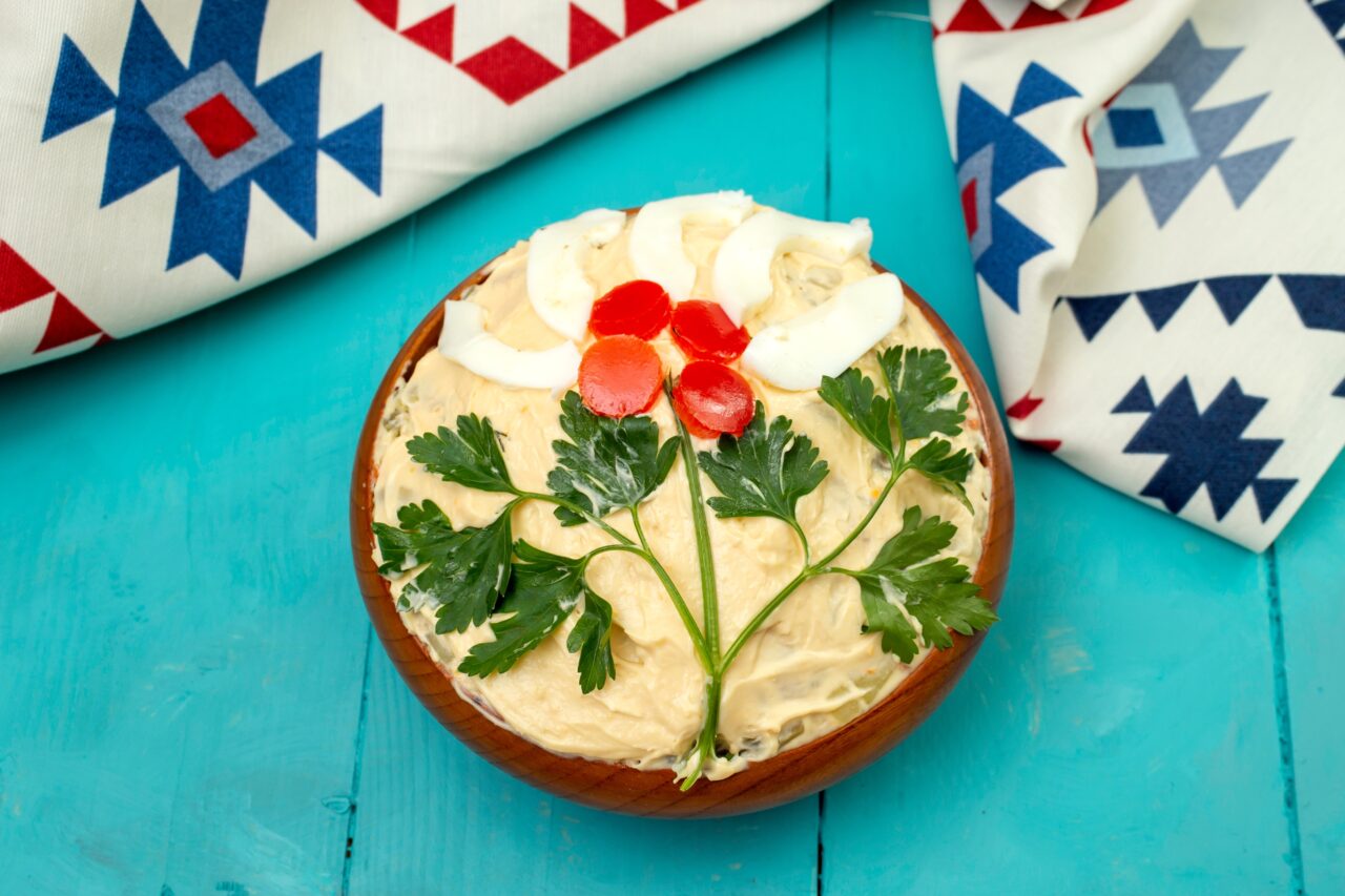 Maioneză sănătoasă de avocado pentru salata de boeuf cu grăsimi sănătoase | sursa foto: Gandul