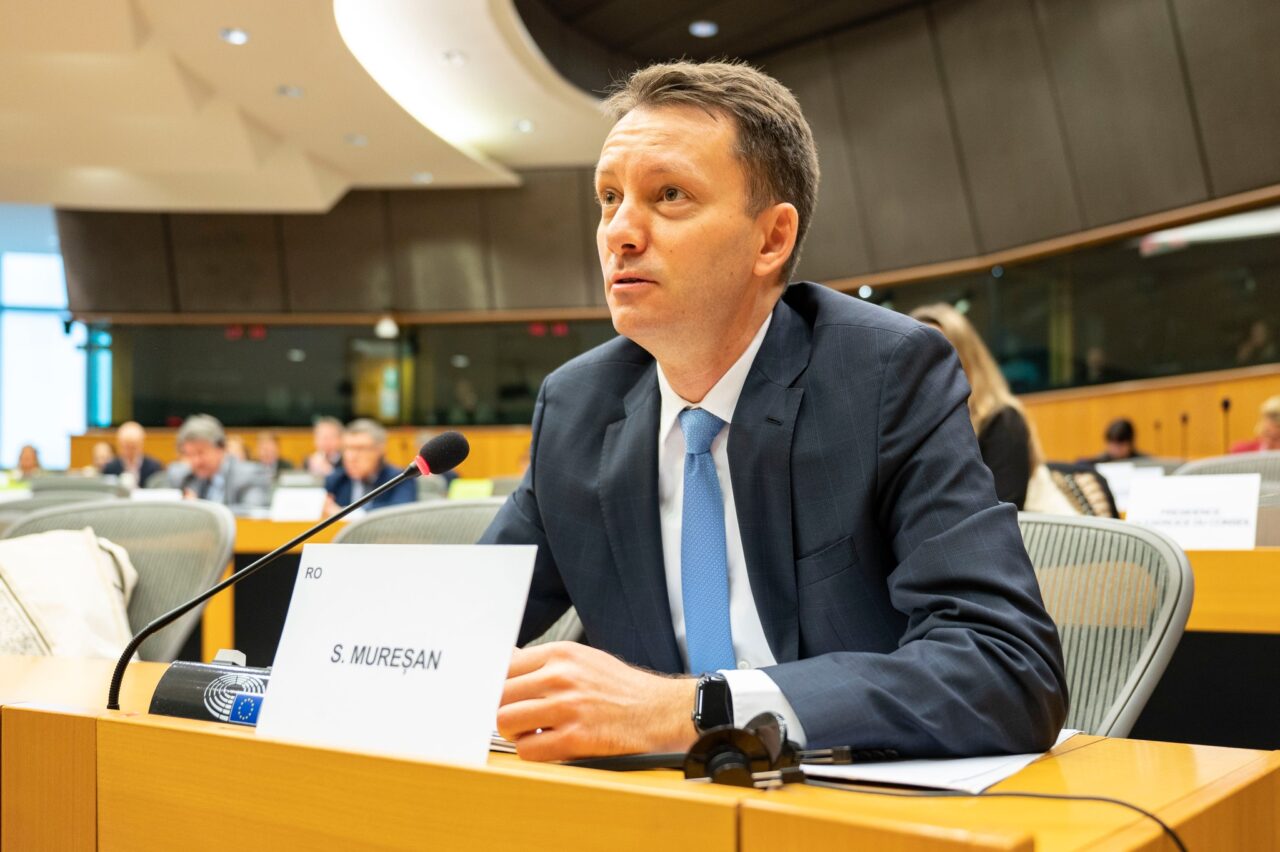 Popularii Europeni vor să salveze industria auto românească/ Siegfried Mureșan: „Evoluțiile recente arată clar că piața nu este pregătită”