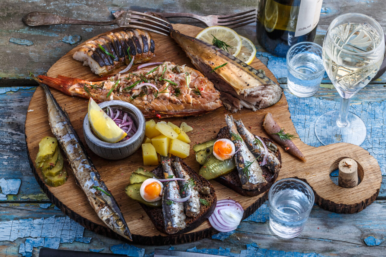 Delicii la Marea Neagră! Cât au plătit clienții pentru un platou pescăresc la cherhanalele de pe litoralul românesc, de Crăciun