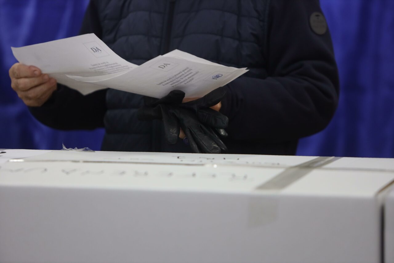 Anchetă a Poliției după ce mai mulți basarabeni au votat la Mamaia