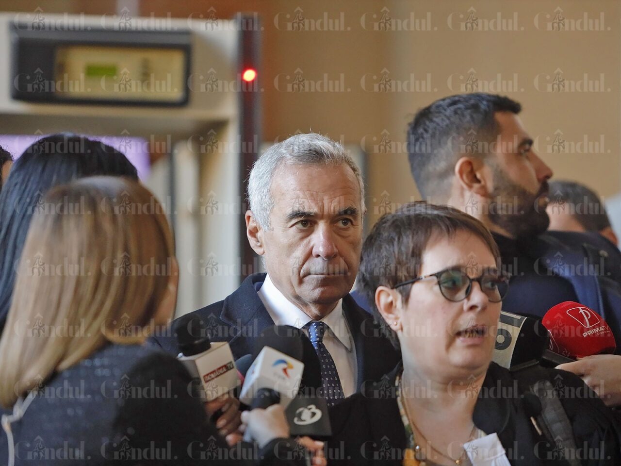 Călin Georgescu, în fața magistraților. CONTESTAȚIA candidatului independent privind anularea prezidențialelor, pe masa magistraților