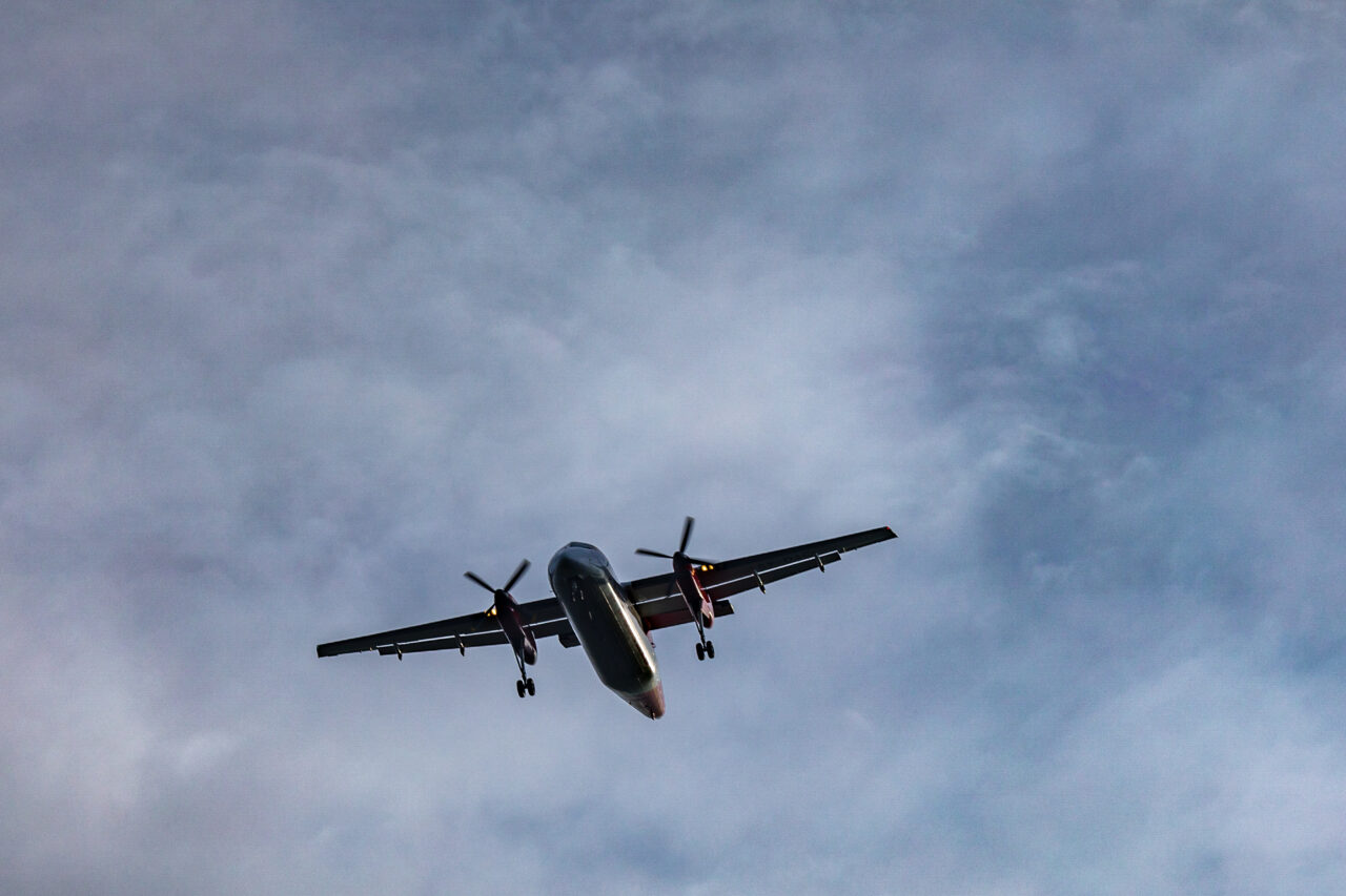 Un avion care opera pe ruta București-Zurich a aterizat, de URGENȚĂ, la Graz, Austria. Un membru al echipajului a fost transportat la spital