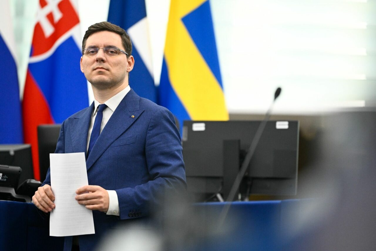 România, la 18 ani de la aderarea la UE: Noi obiective odată cu intrarea în Schengen. Victor Negrescu: Să trecem peste complexul de stat membru nou