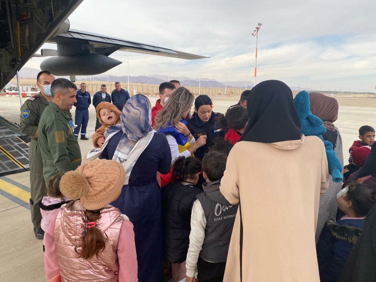 MAE: 12 pacienți palestinieni din Fâșia Gaza, evacuați de URGENȚĂ la București