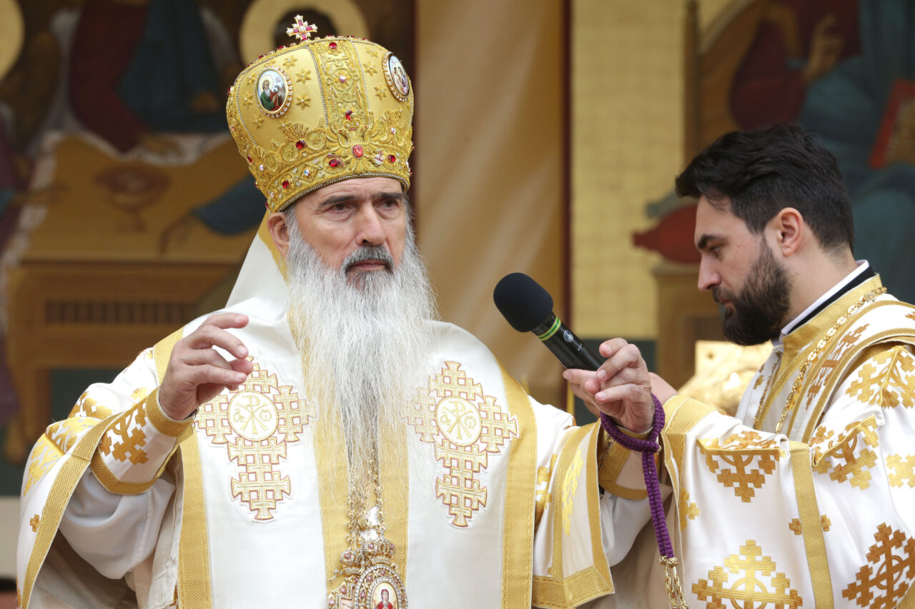 Arhiepiscopul TEODOSIE pretinde că a fost „înregistrat din răzbunare” atunci când a negociat un comision de 160.000 de lei