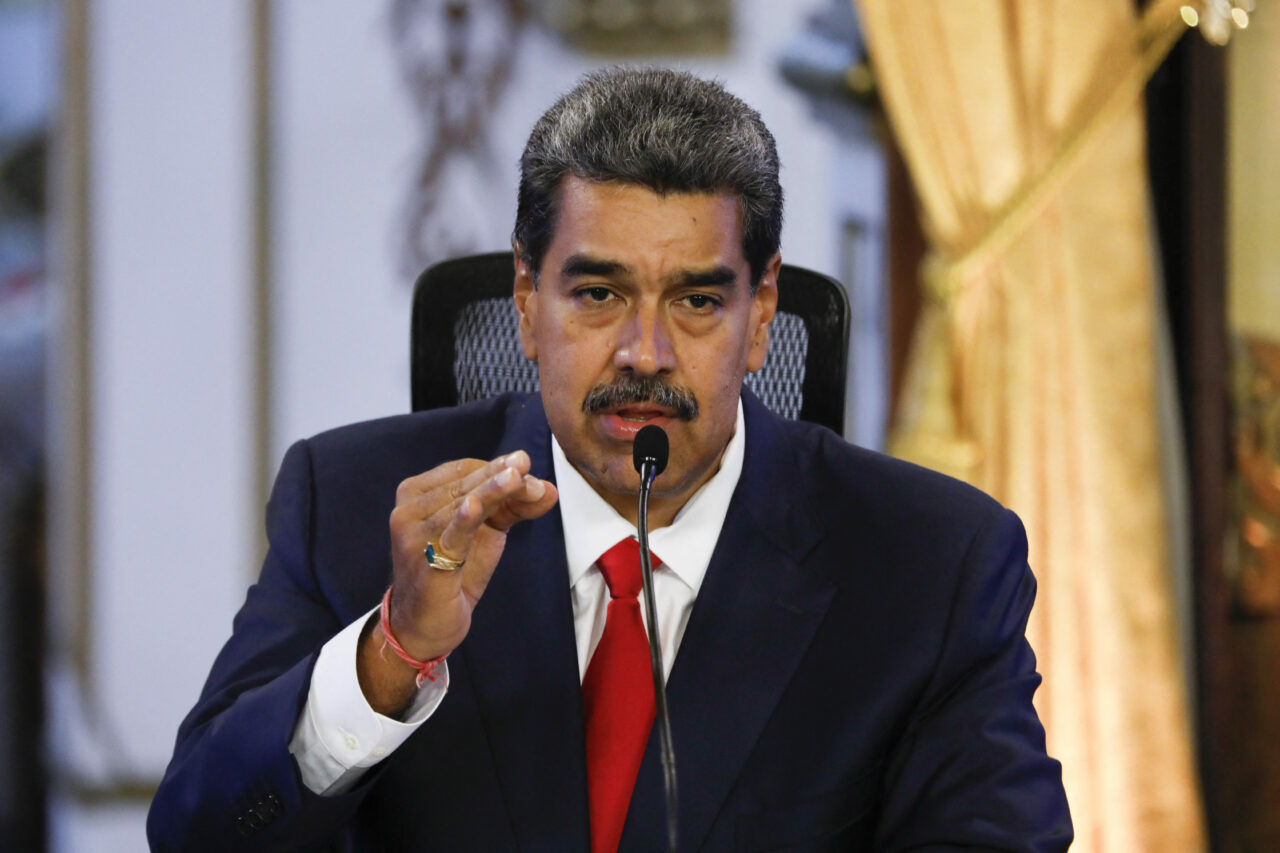 Diana Șoșoacă, prezentă la învestirea lui Nicolás Maduro. SUA oferă o recompensă de 25 mil. dolari pentru arestarea președintelui venezuelean