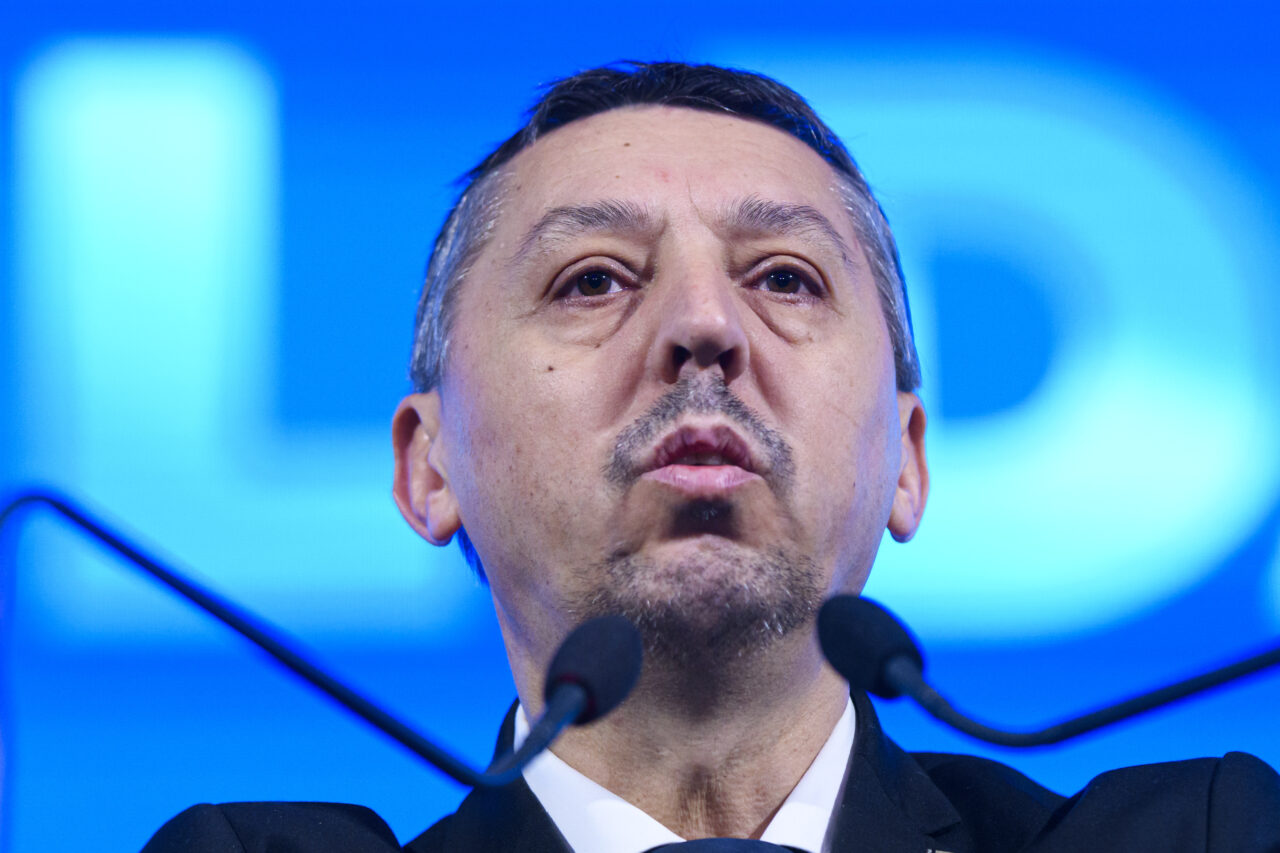 Ministrul Educației, Daniel David: Peste jumătate dintre elevi sunt victime ale VIOLENȚEI, iar cea verbală este cea mai frecventă