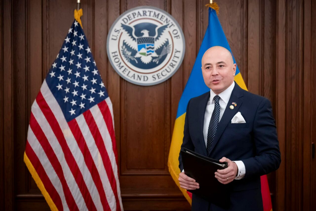 Răspunsul ambasadorului SUA la amenințările lui Călin Georgescu: „Mă lasă rece aceste amenințări delirante”