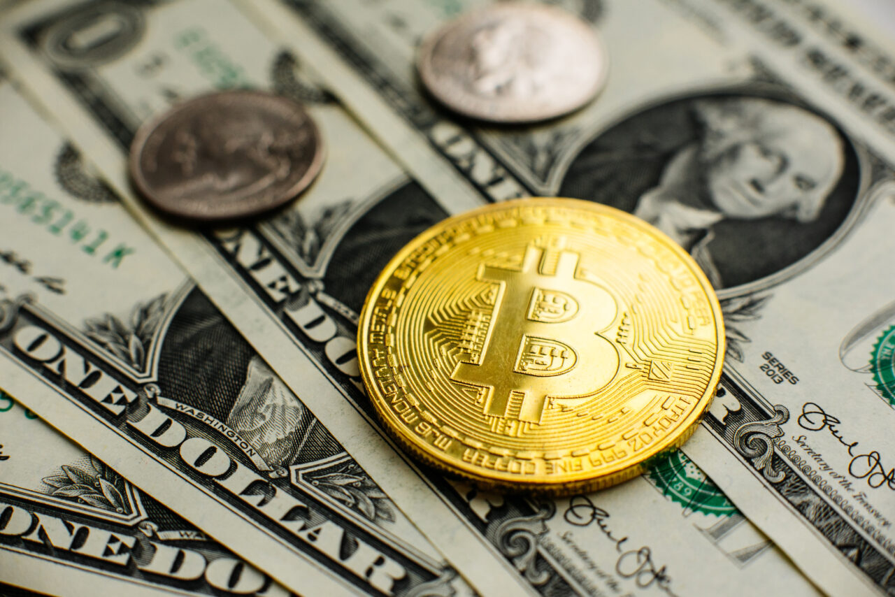 Cum a pierdut un britanic BITCOINI în valoare de 710 milioane de euro. Fostul partener a aruncat la gunoi un hard disk cu Bitcoin
