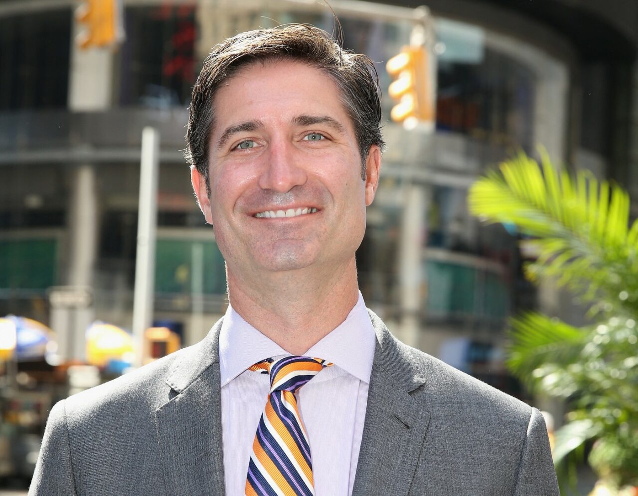 Brian Niccol, noul CEO al Starbucks, a primit 96 de milioane de dolari pentru 4 luni de muncă
